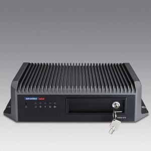 TREK-674-HWB7A0E Box fanless pour gestion de véhicule, avec WWAN(EU)/GPS/WLAN/BT/SSD/WES7