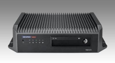 TREK-674-LWB7A0E Box fanless pour destion de flotte de véhicules, E3827 et LTE(EU)/GPS/WLAN/BT/SSD/WES7P