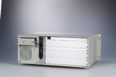 MIC-3043E2E Châssis pour cartes CompactPCI, 4U CPCI enclosure w/ HDD bay, TP B/P, w/o PSU R2