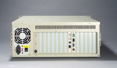 IPC-510MB-50F Rack 4U format économique beige avec 3 baies 5.25 et 1 3.5" et alimentation 500W incluse