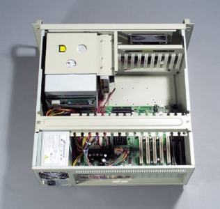 IPC-510BP-30CE Châssis rack 19" pour PC industriel, IPC-510BP-00XBE + 300W PSU: PS8-300ATX-ZBE