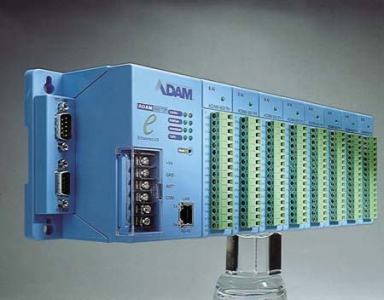 ADAM-5000/TCP-CE Station d'acquisition de données ADAM, 8-slot Distributed DA&C System Based on Ethernet