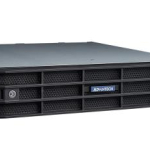 Serveur 2U haute performance avec 2 x Xeon 4/5eme Gen, jusqu'à 2 To de RAM DDR5, 12 disques hotswap, NVMe, 2 x cartes PCIe Gen5