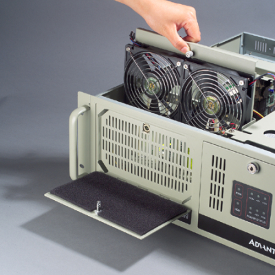 IPC-610BP-00XHE Chassis rackable 4U pour bus passif pour PC industriel vendu sans alimentation, accès façade avant sécurisé