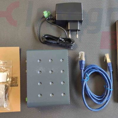 ICR-2734PA01 Routeur 4G industriel Libratum 2 x LAN, 2 x SIM, Boitier plastique + accessoires